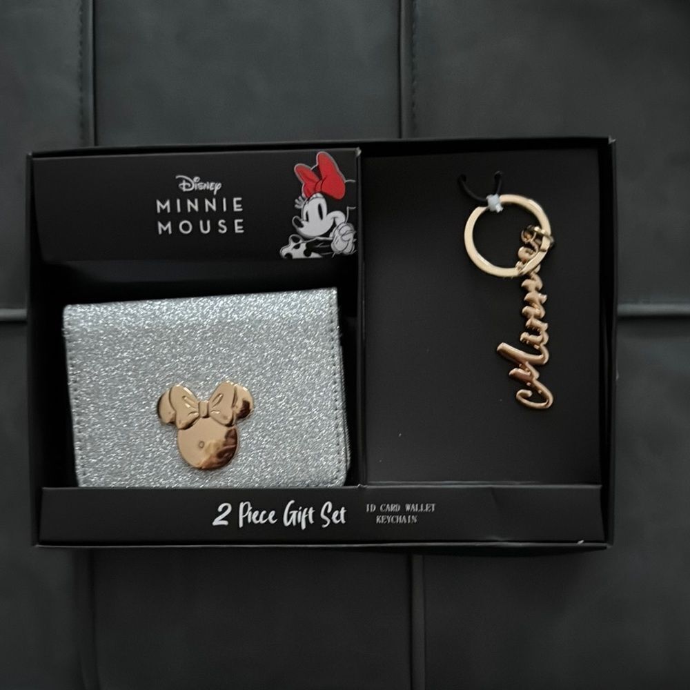 Disney Minnie Mouse Silver Wallet and Keychain Set